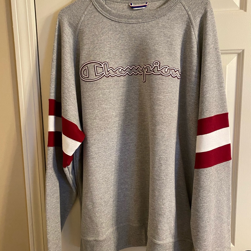 Men’s CHAMPION Sweatshirt-NWT